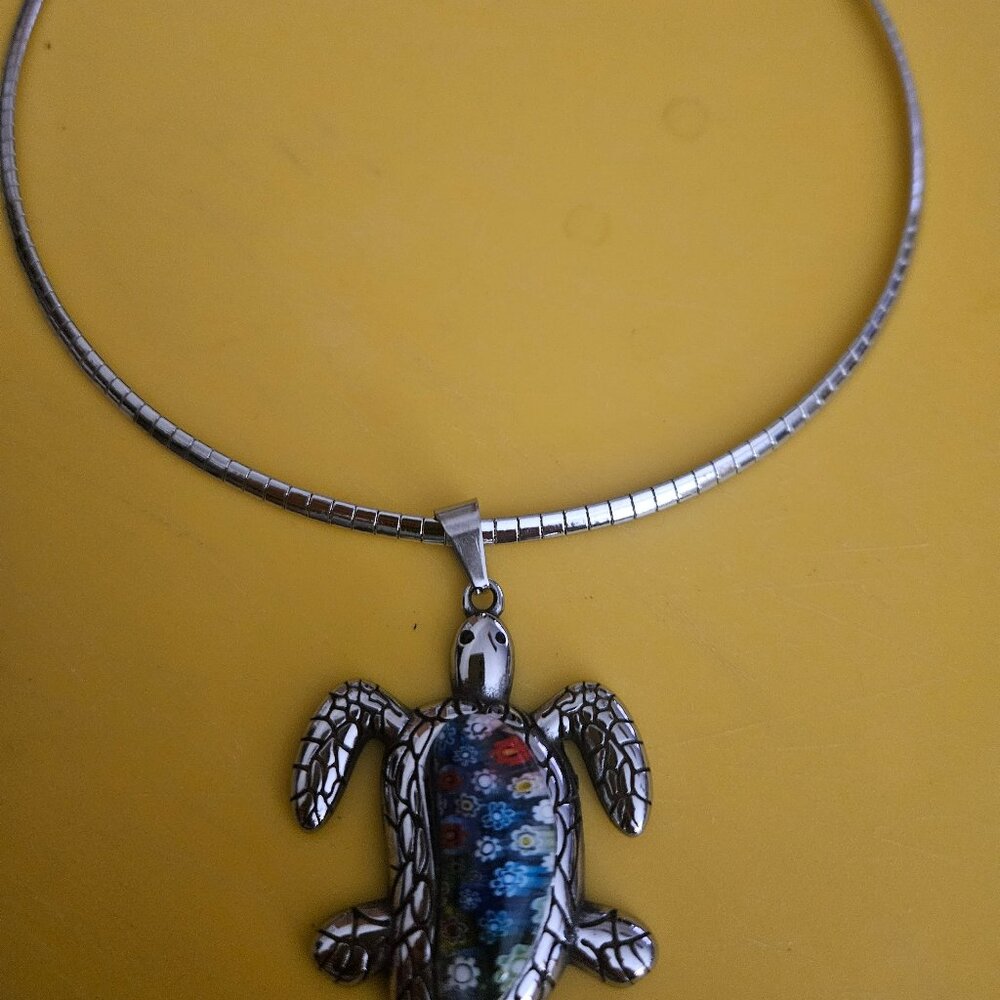 multi color Murano style turtle pendant necklace 16to 18 inches
